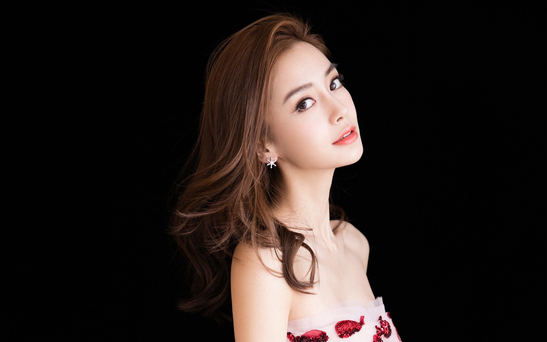 MILANSPORT下载-曼城保持控场优势打出全面压制，曼城状态