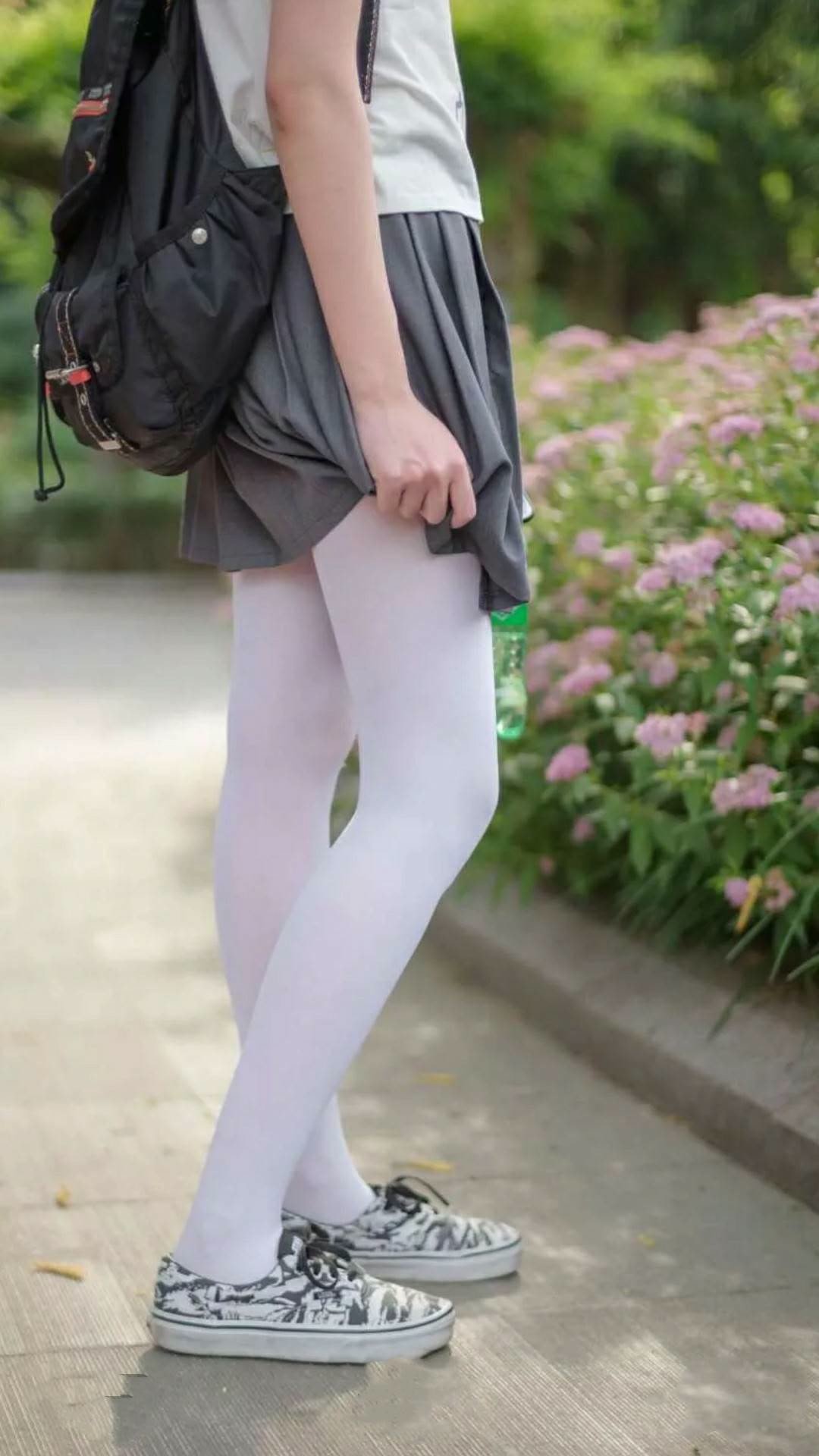 米兰登录入口-莫伊：凭借强大的个人力量和团队配合，巩固了全黑队的前锋阵线