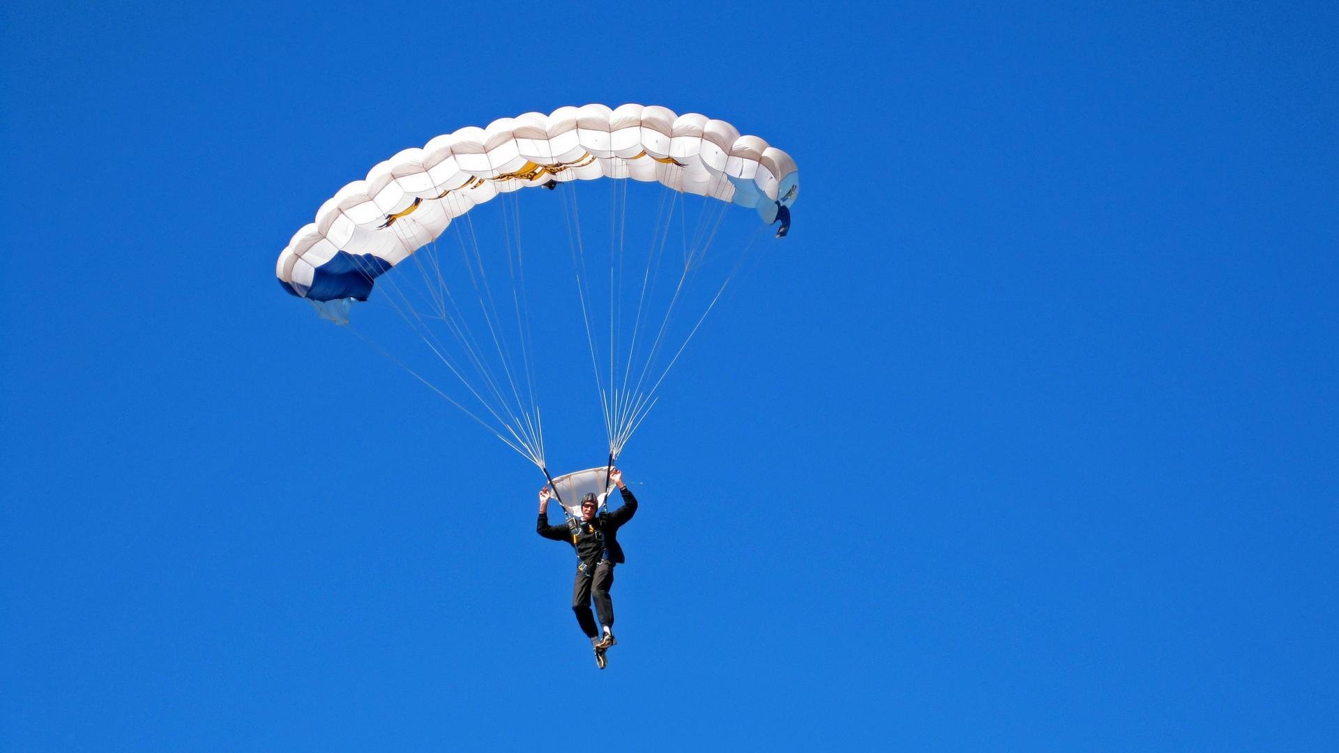 欧冠德甲双雄荣耀与失落 拜仁强势晋级 多特惨遭绝杀